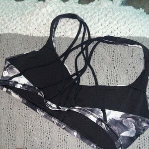 Lululemon sports bra size 6